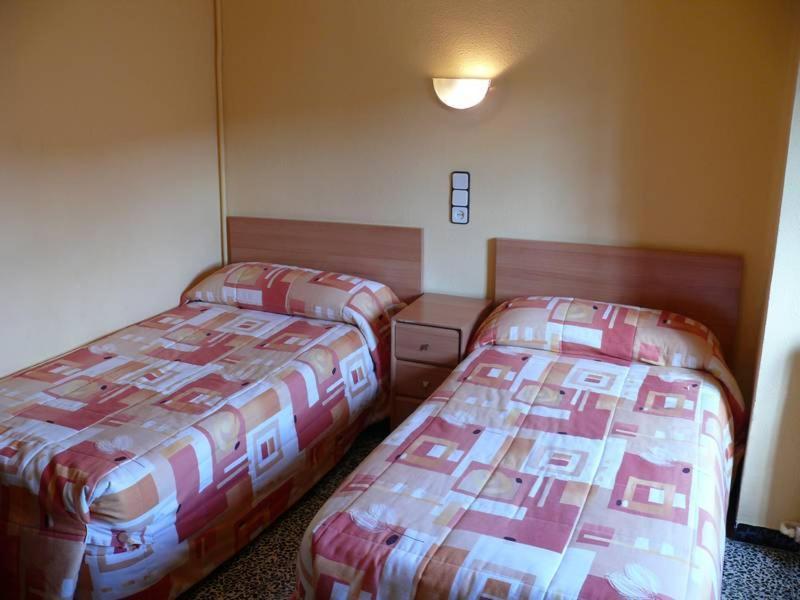 Hostal Rodes Mequinenza Quarto foto
