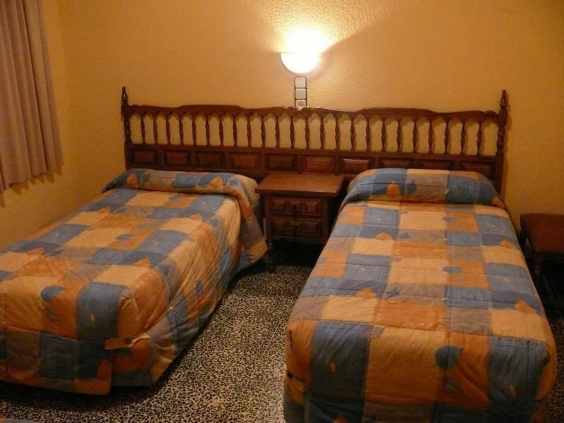 Hostal Rodes Mequinenza Exterior foto